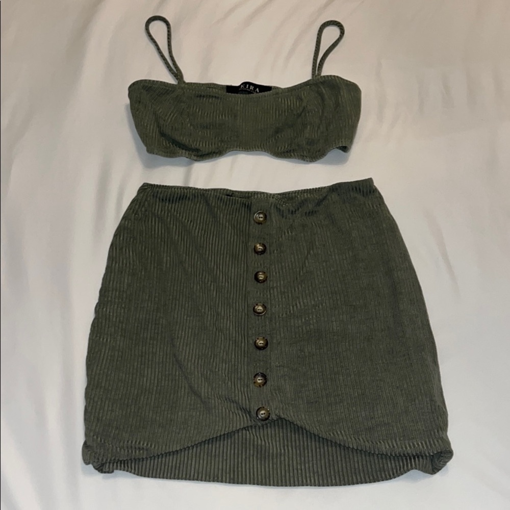 Akira *GREEN* co-ord too and Button-Front Skirt set S/M